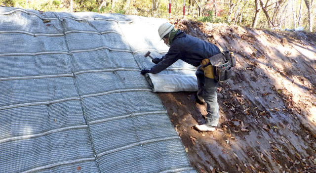 植生工（マット・シート張工）